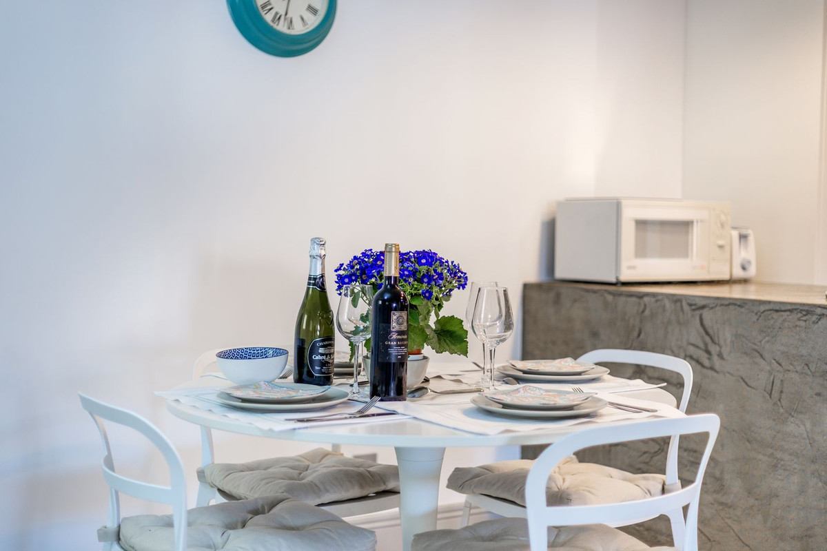 2 Bed Apartment for sale in Nueva Andalucía Costa Del Sol, Málaga, Spain