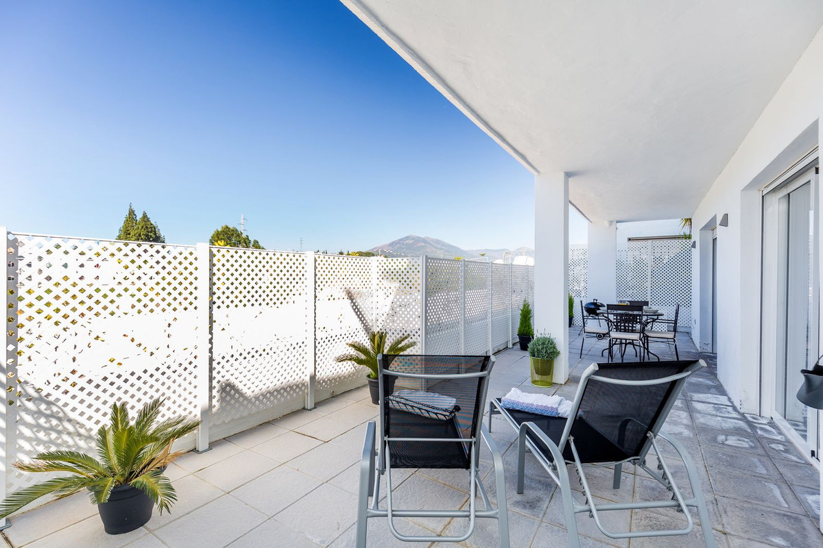 2 Bed Apartment for sale in Nueva Andalucía Costa Del Sol, Málaga, Spain