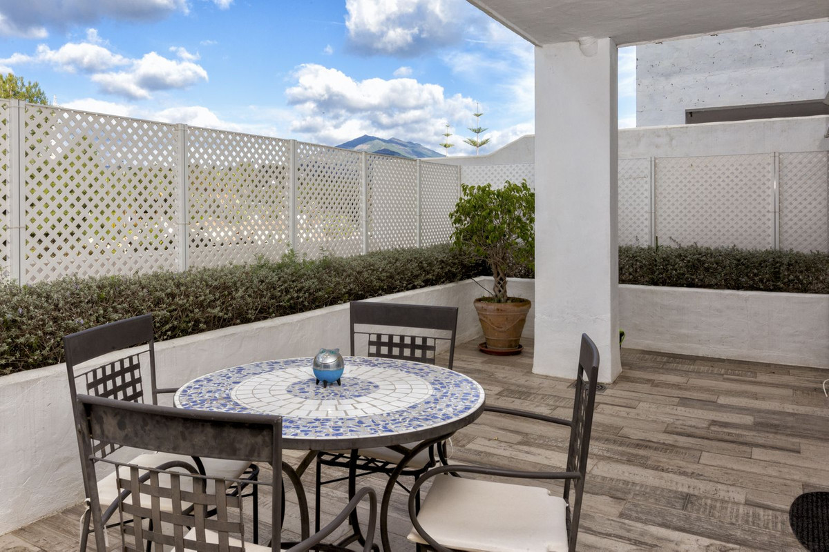 2 Bed Apartment for sale in Nueva Andalucía Costa Del Sol, Málaga, Spain
