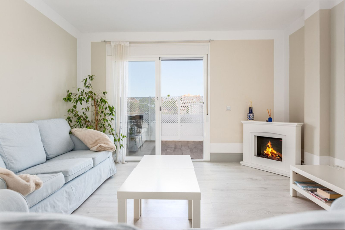 2 Bed Apartment for sale in Nueva Andalucía Costa Del Sol, Málaga, Spain
