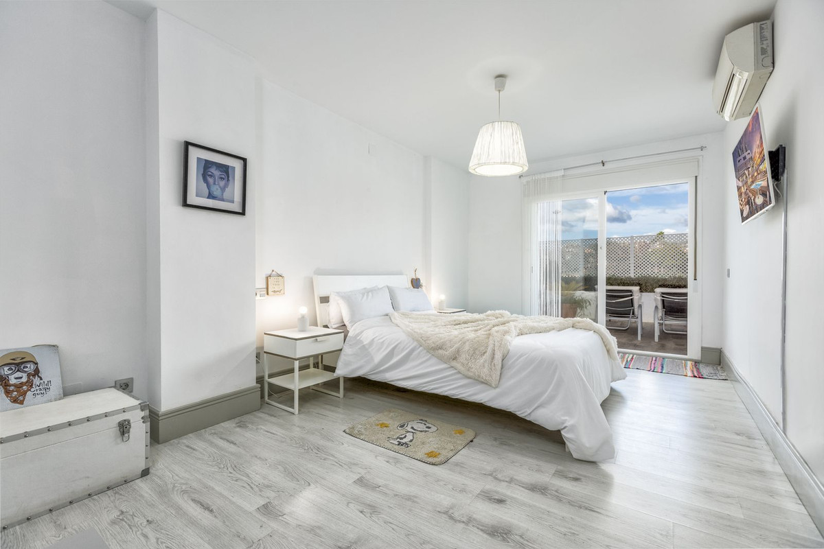 2 Bed Apartment for sale in Nueva Andalucía Costa Del Sol, Málaga, Spain