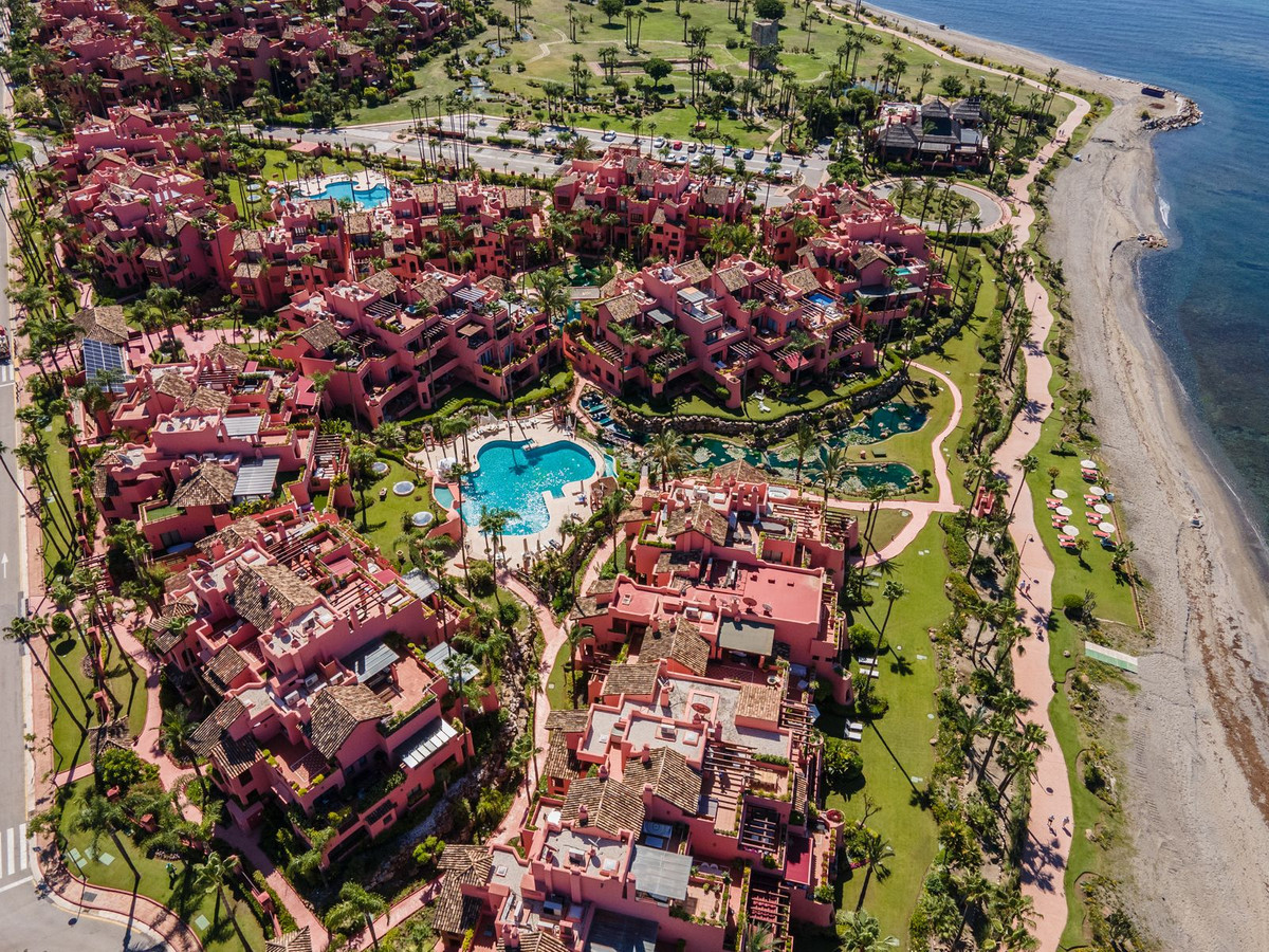 3 Bed Apartment for sale in New Golden Mile Costa Del Sol, Málaga, Spain