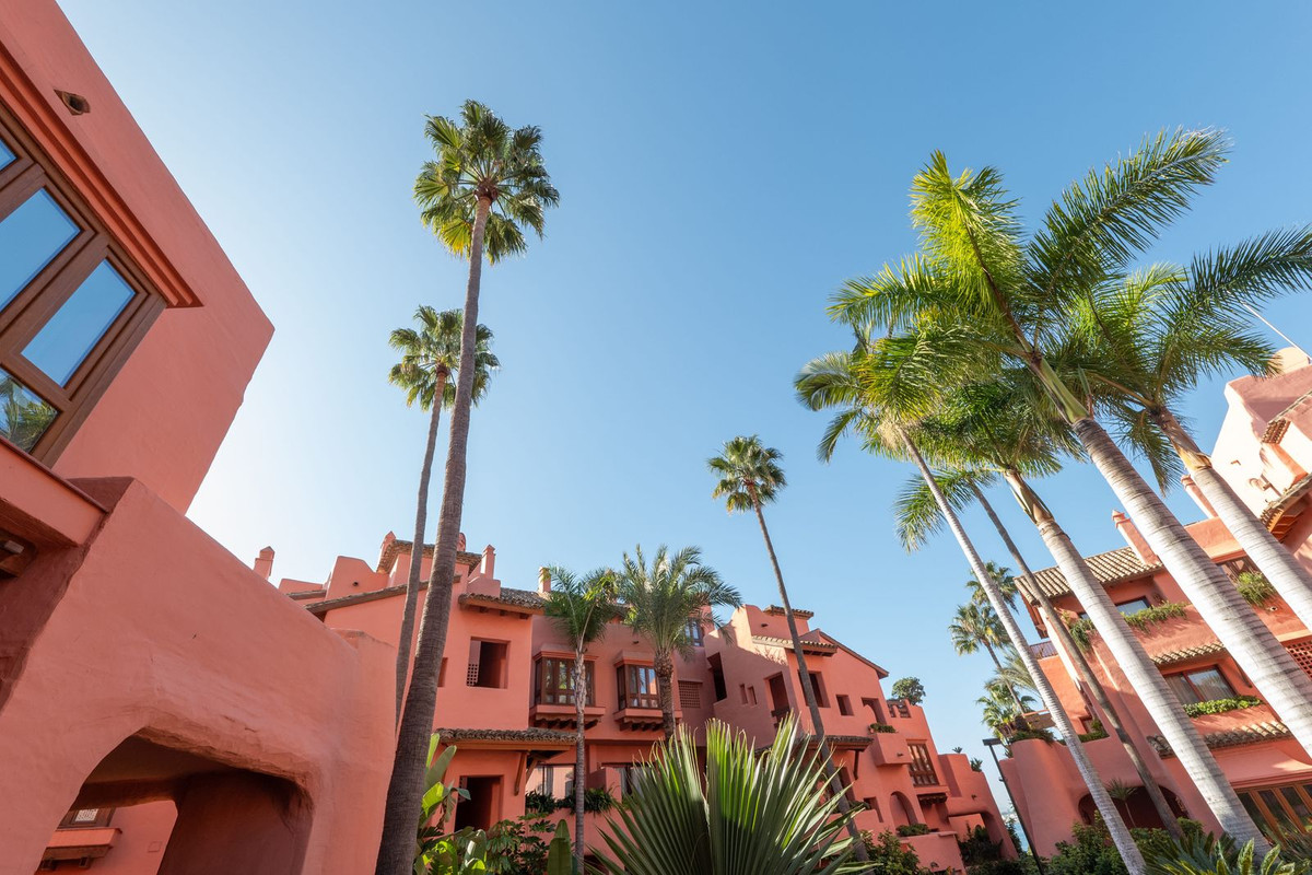 3 Bed Apartment for sale in New Golden Mile Costa Del Sol, Málaga, Spain