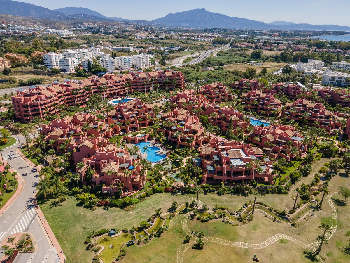 3 Bed Apartment for sale in New Golden Mile Costa Del Sol, Málaga, Spain