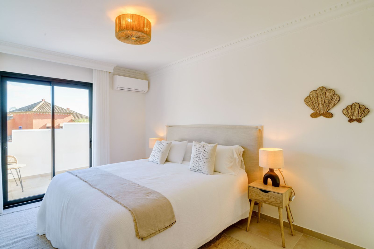 Se vende Villa - Chalet de 6 dormitorios en Costa Del Sol, Málaga, España