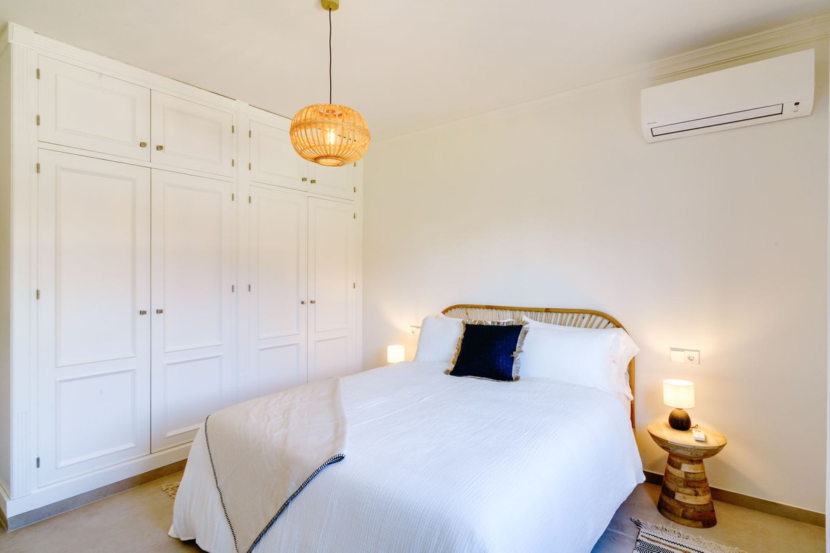 Se vende Villa - Chalet de 6 dormitorios en Costa Del Sol, Málaga, España