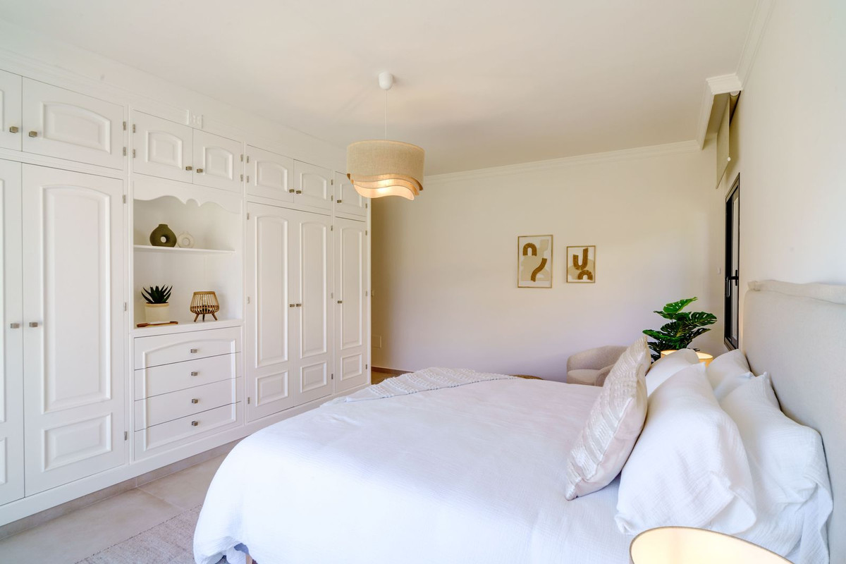 Se vende Villa - Chalet de 6 dormitorios en Costa Del Sol, Málaga, España