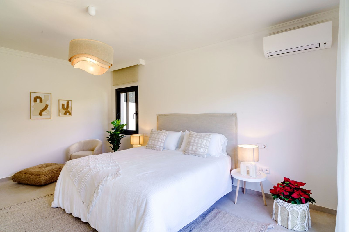 Se vende Villa - Chalet de 6 dormitorios en Costa Del Sol, Málaga, España