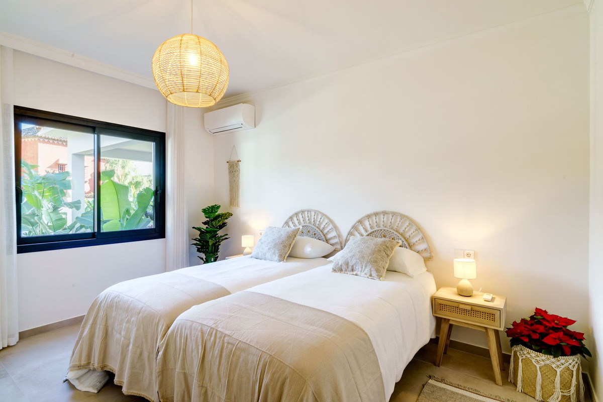 Se vende Villa - Chalet de 6 dormitorios en Costa Del Sol, Málaga, España