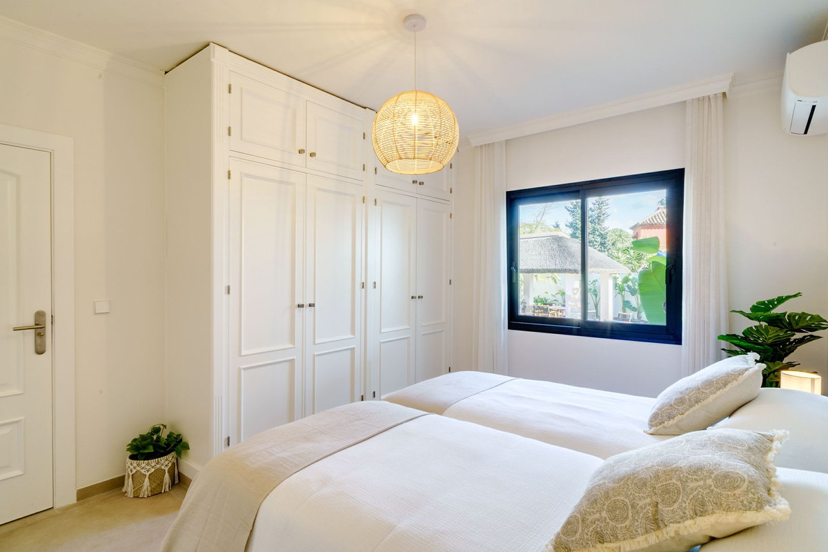 Se vende Villa - Chalet de 6 dormitorios en Costa Del Sol, Málaga, España