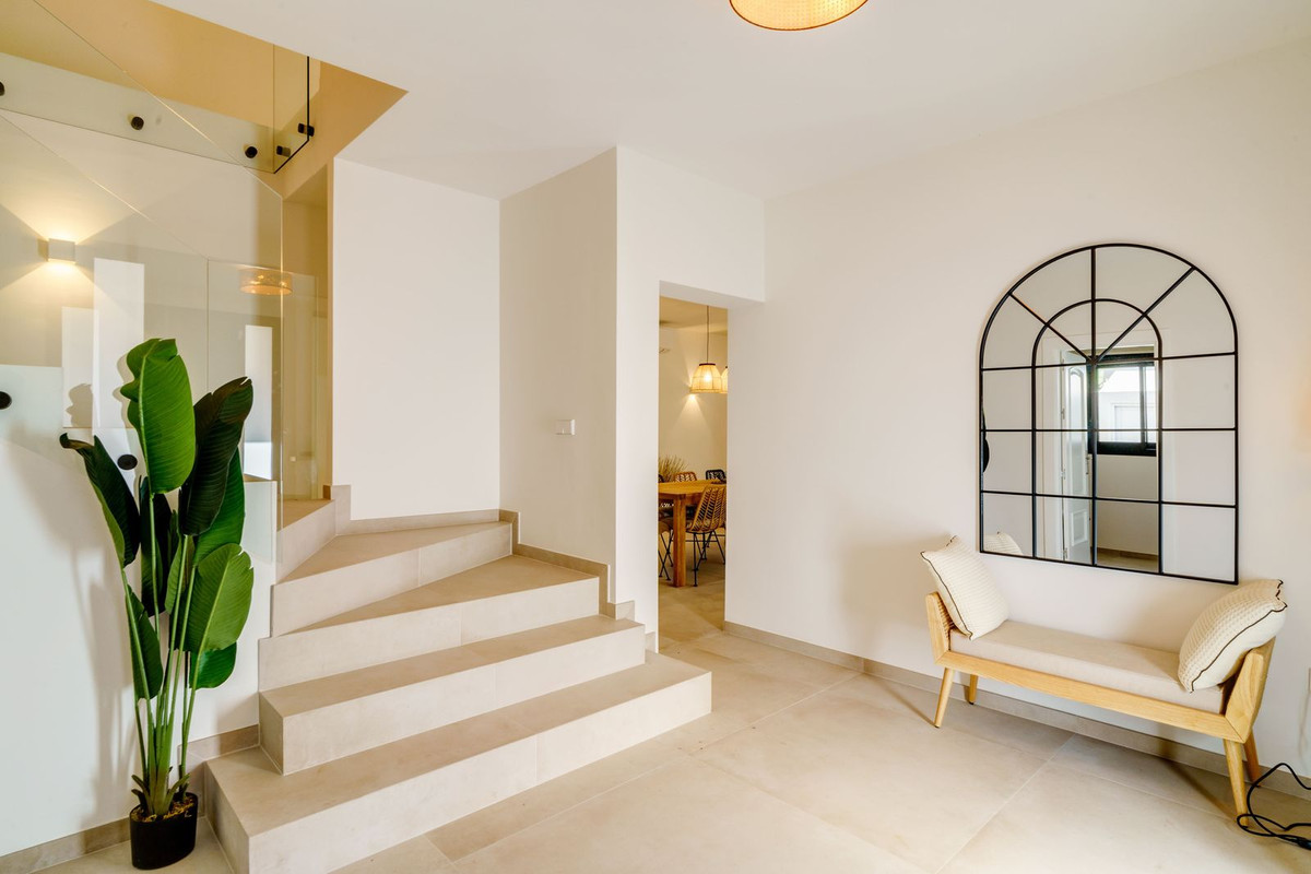 Se vende Villa - Chalet de 6 dormitorios en Costa Del Sol, Málaga, España