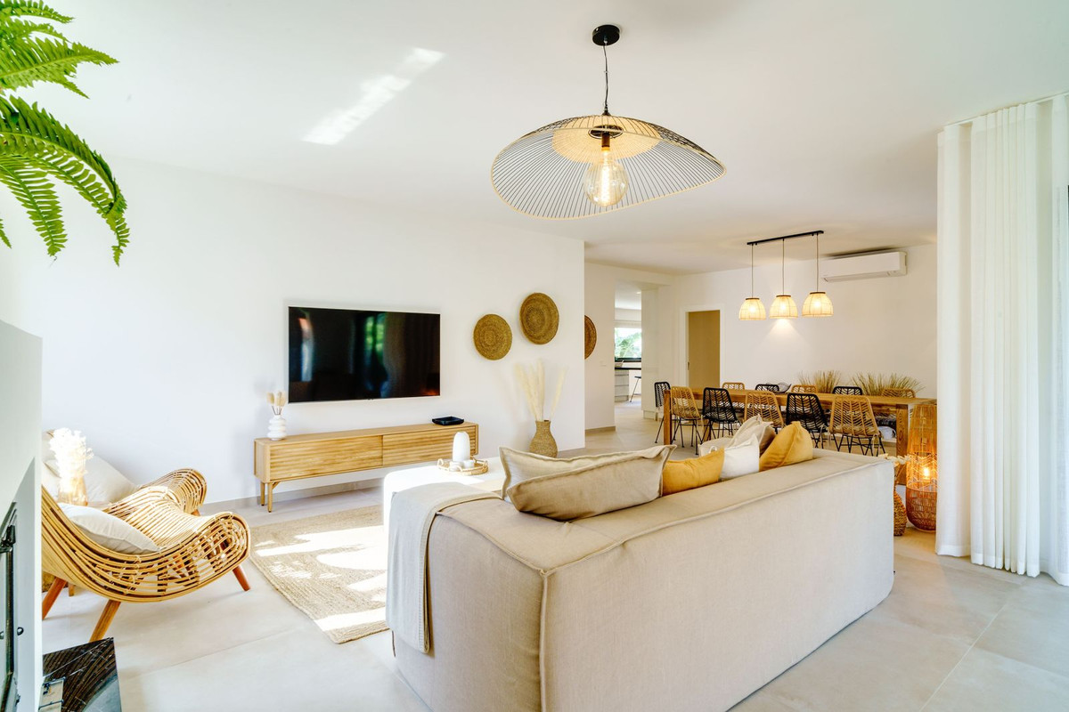 Se vende Villa - Chalet de 6 dormitorios en Costa Del Sol, Málaga, España