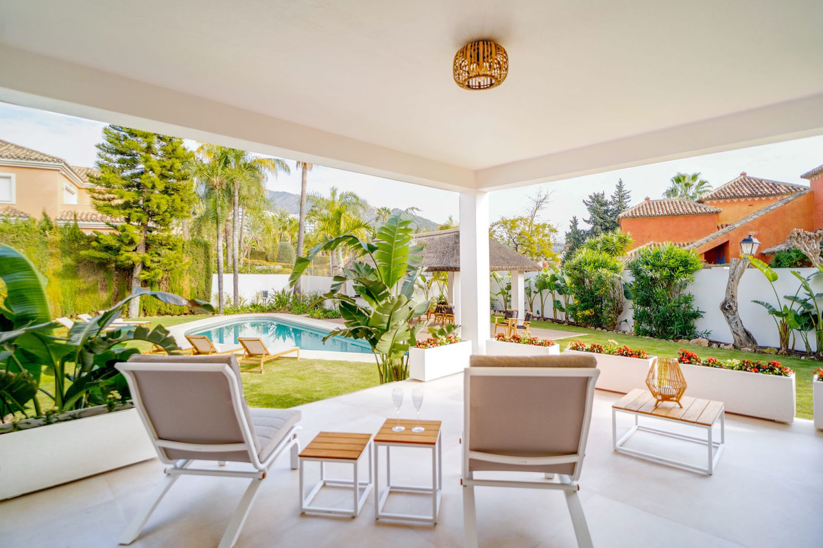 Se vende Villa - Chalet de 6 dormitorios en Costa Del Sol, Málaga, España