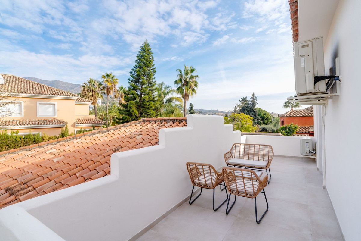 Se vende Villa - Chalet de 6 dormitorios en Costa Del Sol, Málaga, España