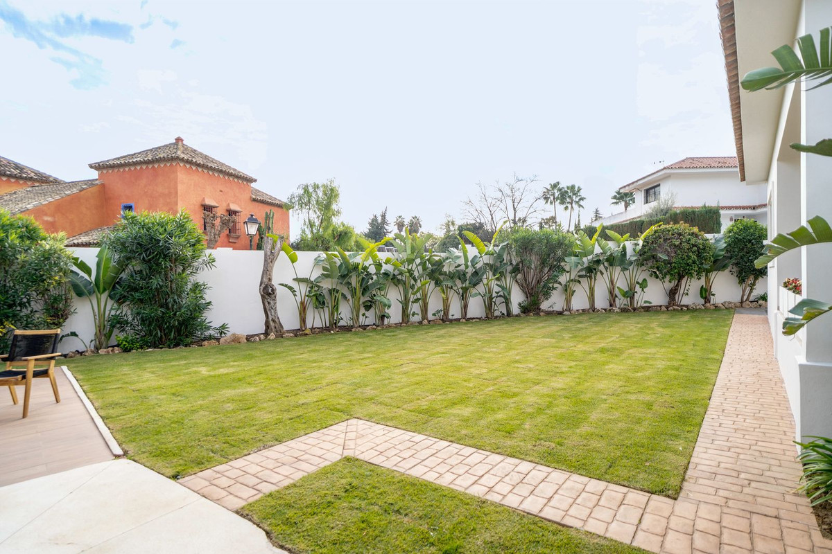 Se vende Villa - Chalet de 6 dormitorios en Costa Del Sol, Málaga, España