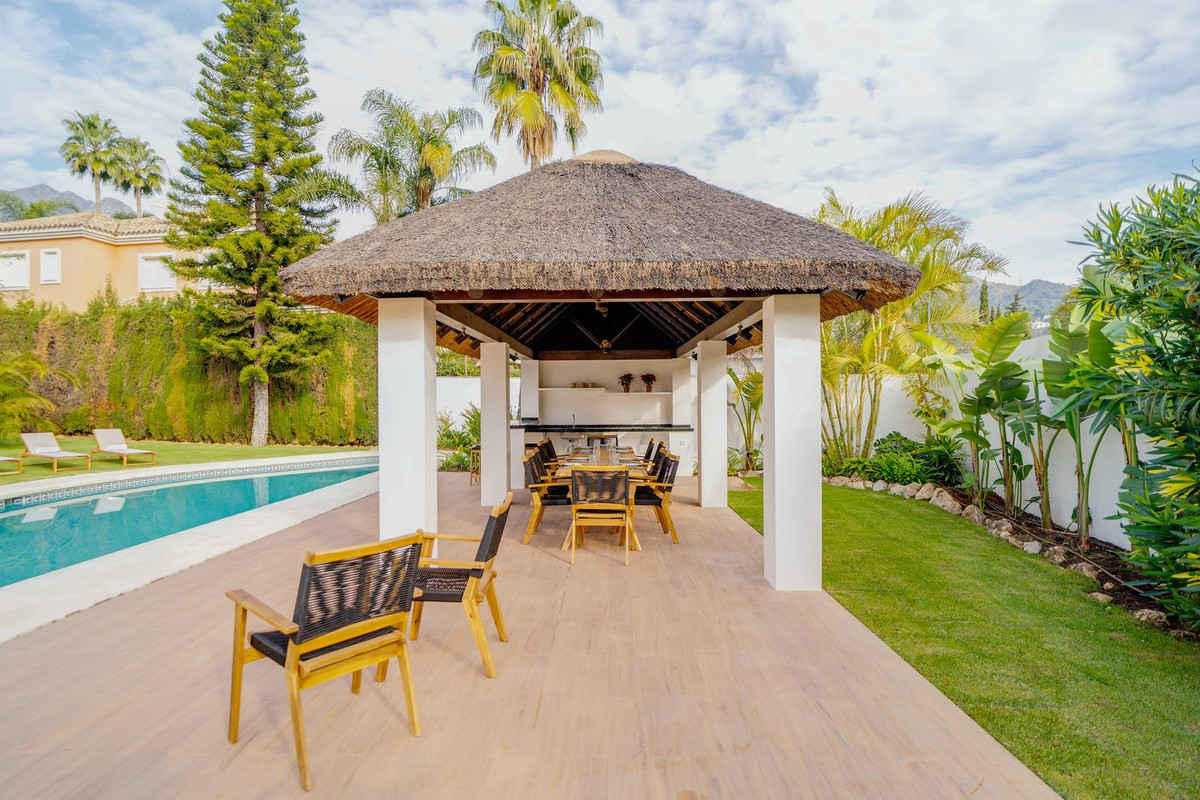 Se vende Villa - Chalet de 6 dormitorios en Costa Del Sol, Málaga, España