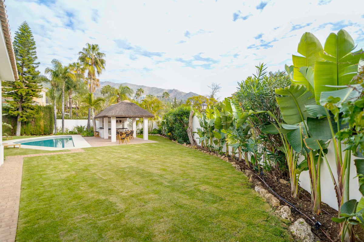 Se vende Villa - Chalet de 6 dormitorios en Costa Del Sol, Málaga, España