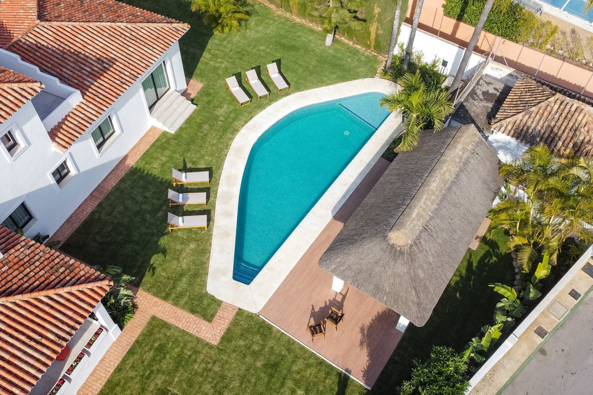 Se vende Villa - Chalet de 6 dormitorios en Costa Del Sol, Málaga, España
