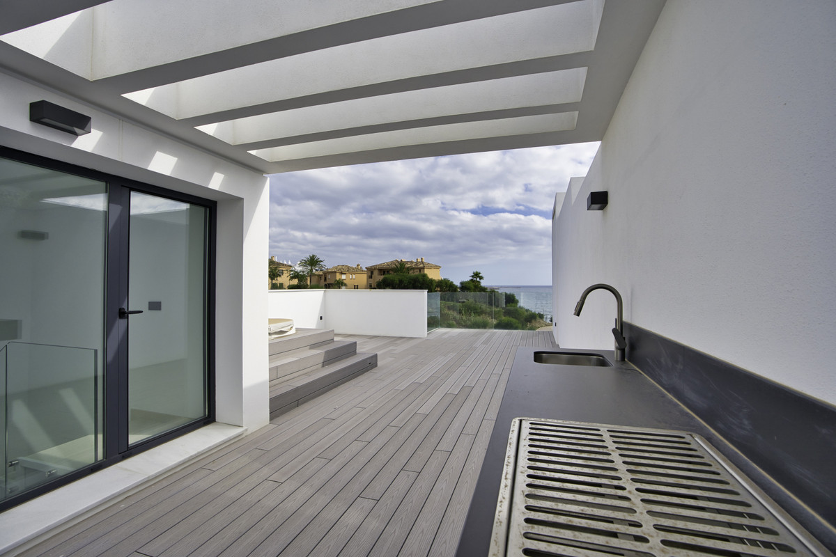4 Bed Townhouse for sale in Estepona Costa Del Sol, Málaga, Spain