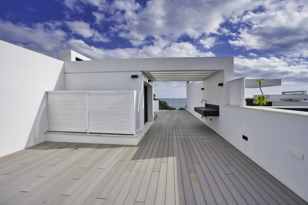 4 Bed Townhouse for sale in Estepona Costa Del Sol, Málaga, Spain