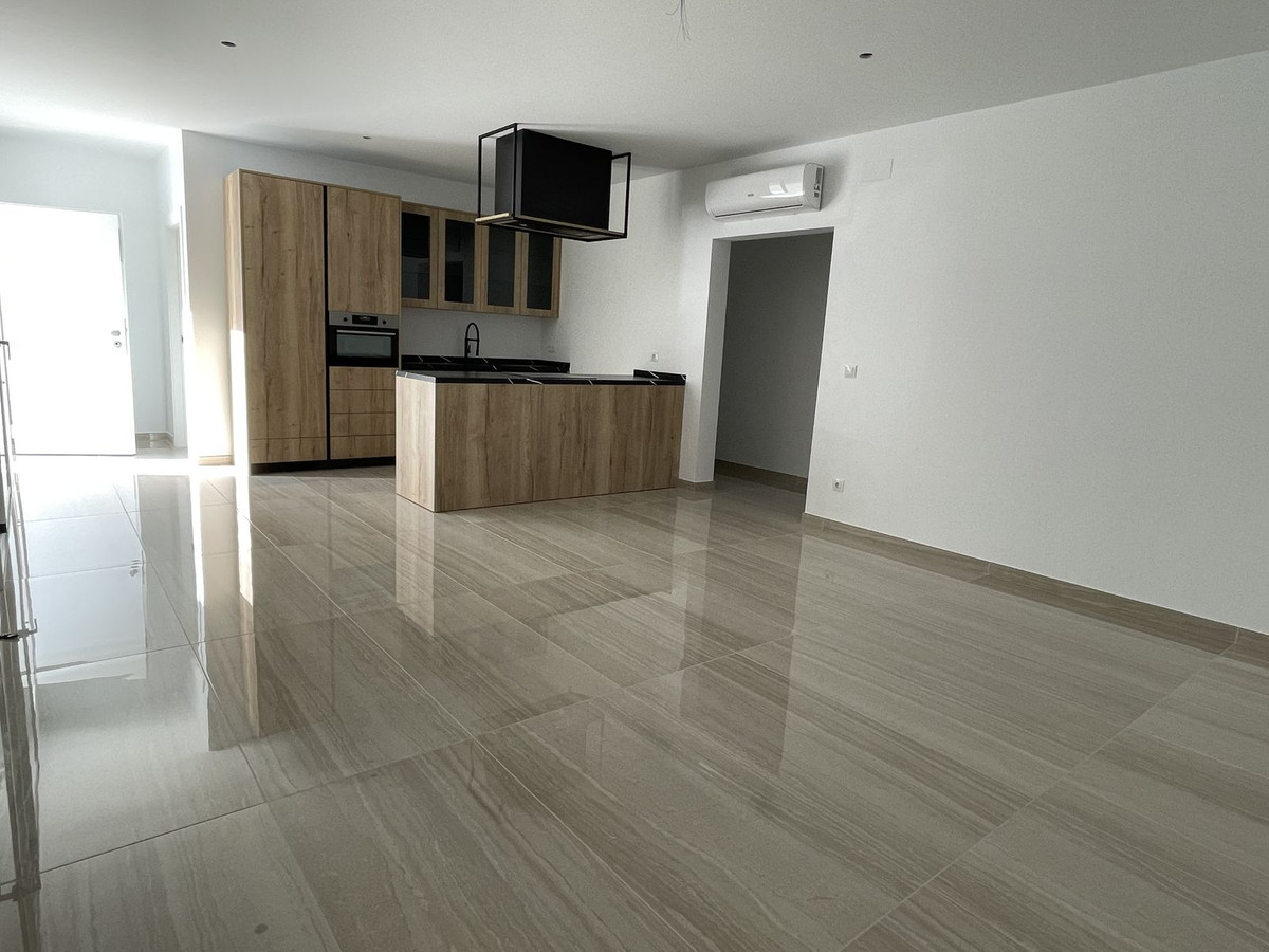 Se vende Villa - Chalet de 3 dormitorios en Costa Blanca, Alicante, España
