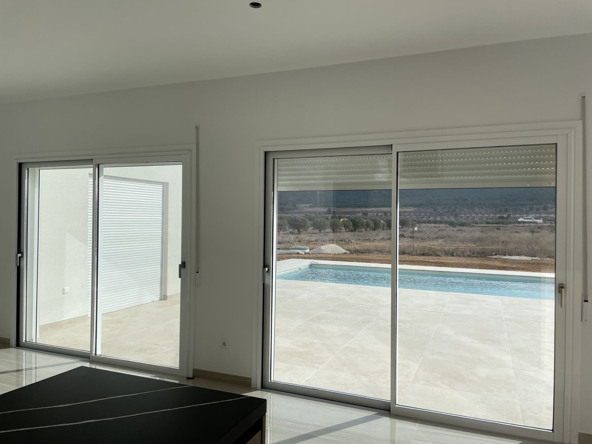 Se vende Villa - Chalet de 3 dormitorios en Costa Blanca, Alicante, España