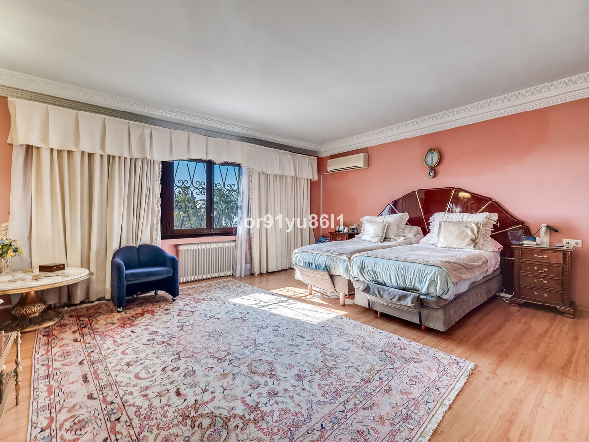 5 Bed Townhouse for sale in The Golden Mile Costa Del Sol, Málaga, Spain