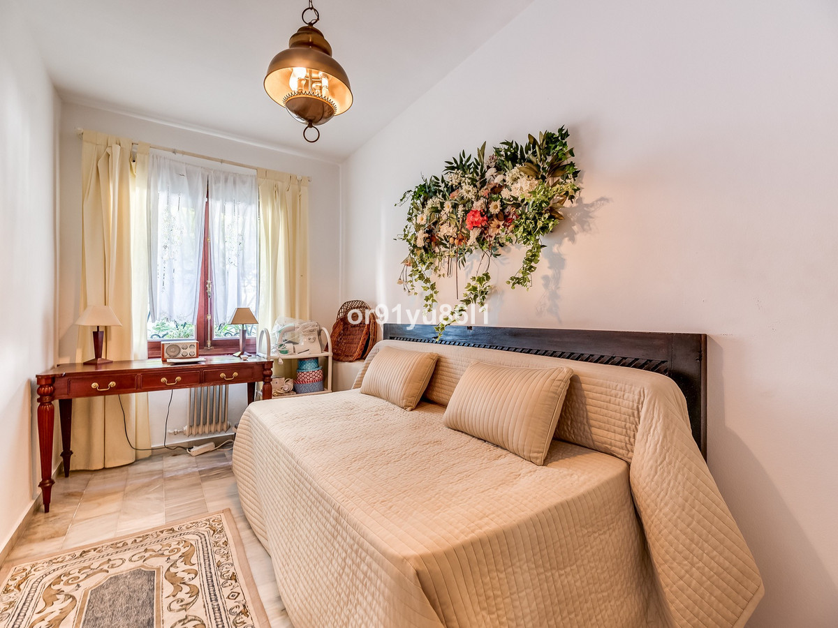 5 Bed Townhouse for sale in The Golden Mile Costa Del Sol, Málaga, Spain
