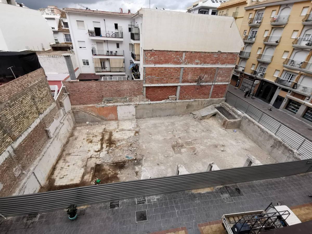 Se vende Terreno Comercial  en Costa Del Sol, Málaga, España