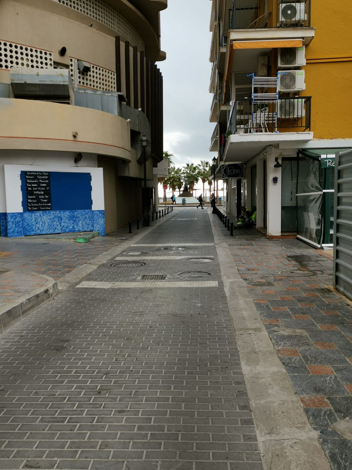 Se vende Terreno Comercial  en Costa Del Sol, Málaga, España