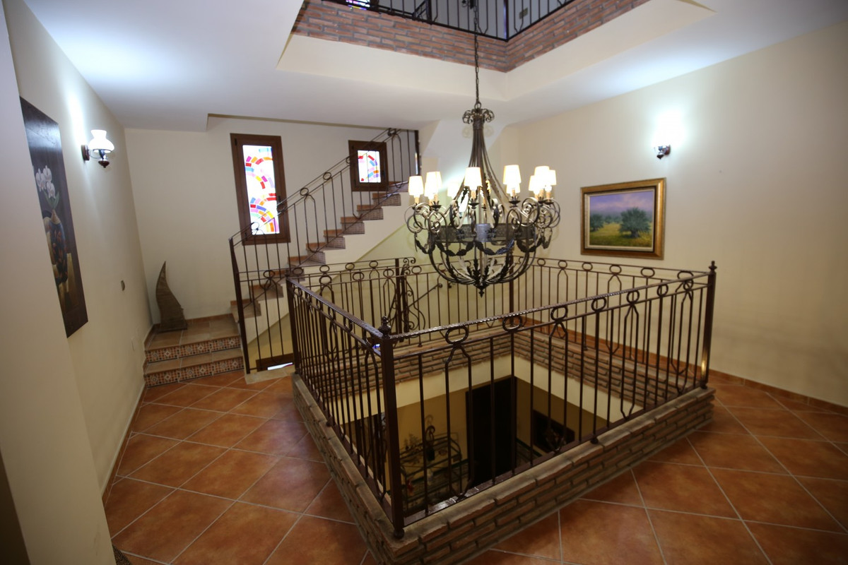 6 Bed Townhouse for sale in Benamargosa Costa Del Sol East, Málaga, Spain