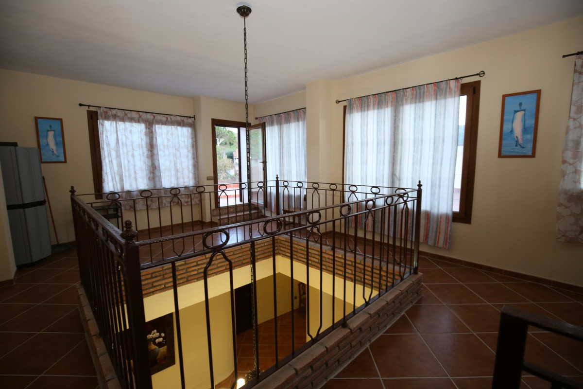 6 Bed Townhouse for sale in Benamargosa Costa Del Sol East, Málaga, Spain