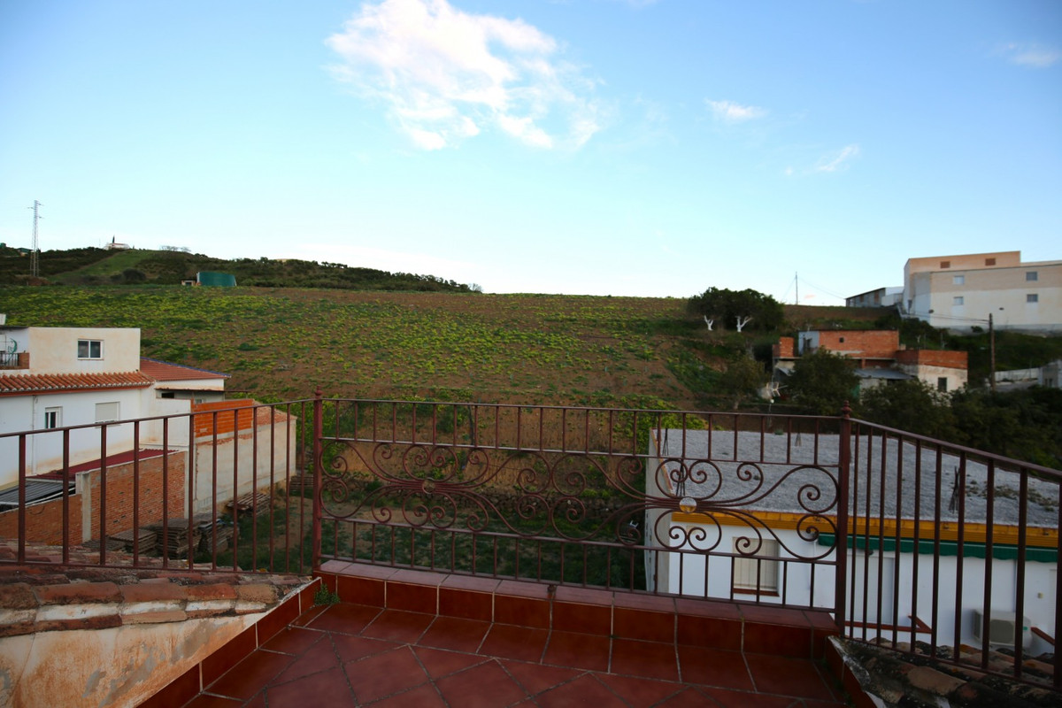 6 Bed Townhouse for sale in Benamargosa Costa Del Sol East, Málaga, Spain