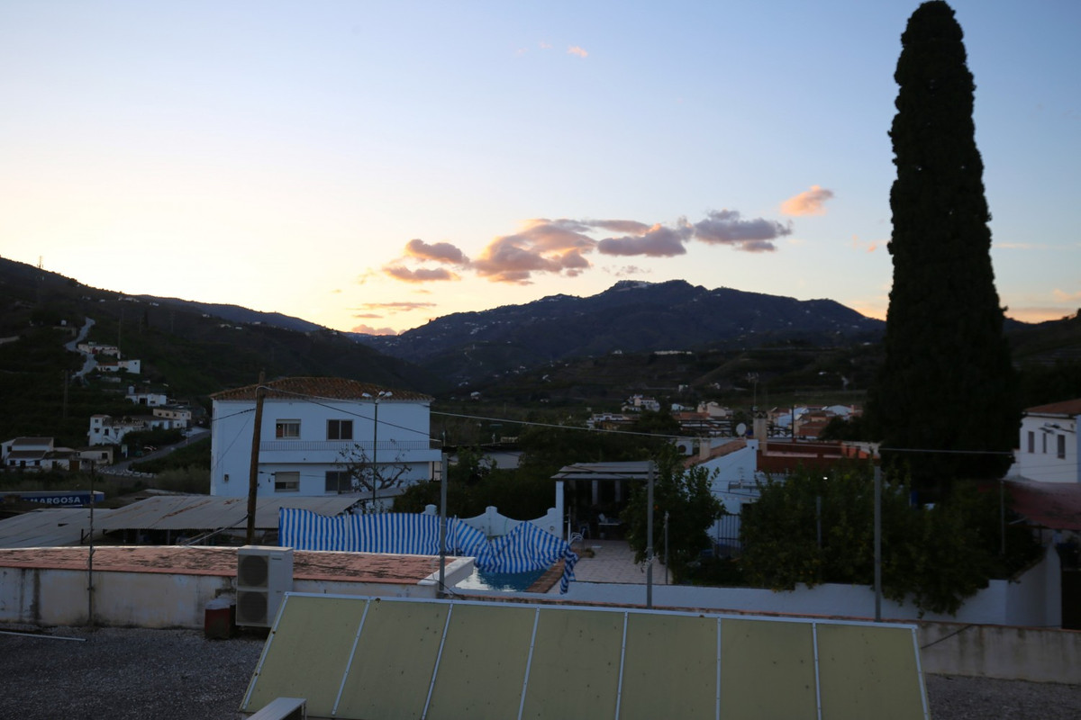 6 Bed Townhouse for sale in Benamargosa Costa Del Sol East, Málaga, Spain