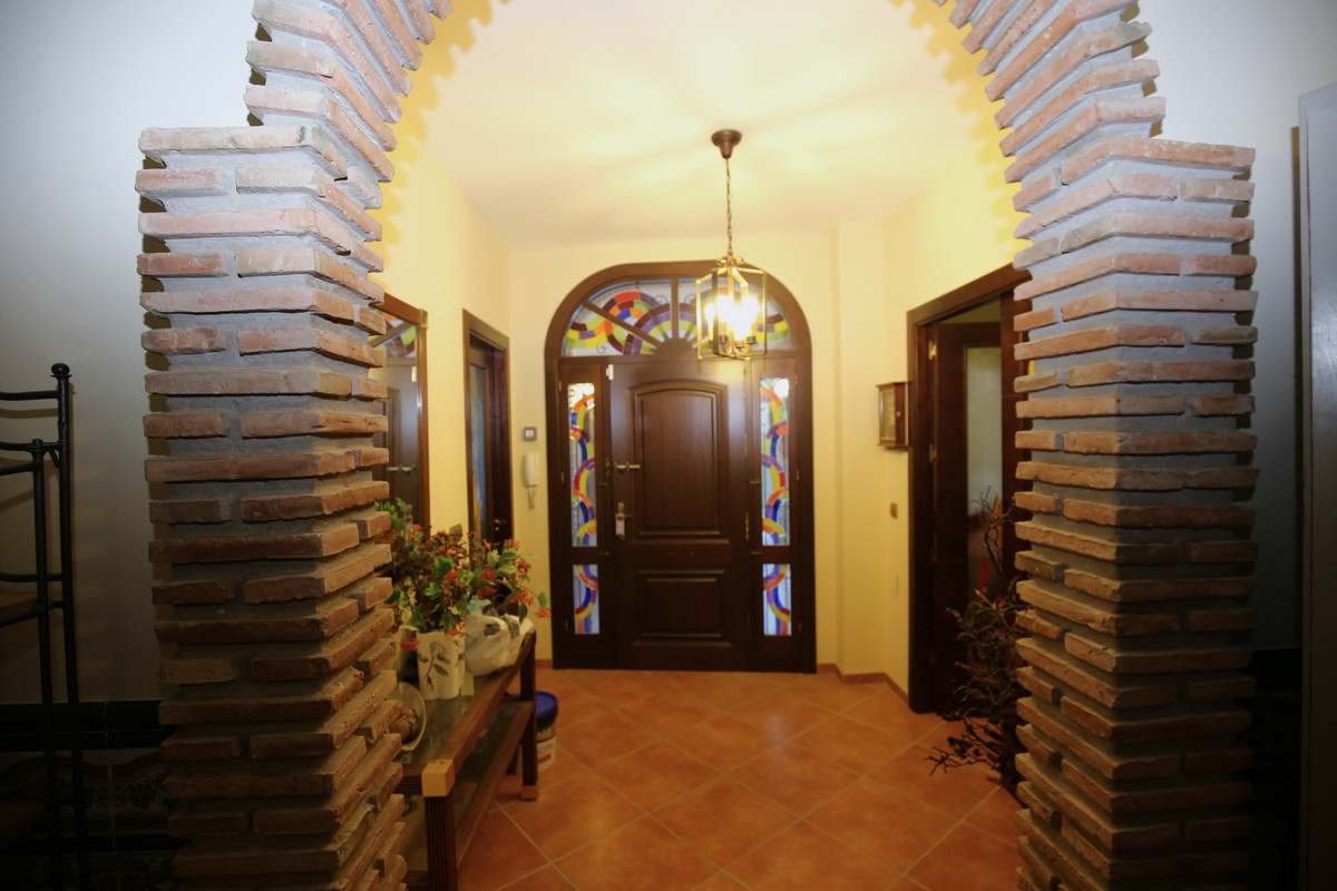 6 Bed Townhouse for sale in Benamargosa Costa Del Sol East, Málaga, Spain