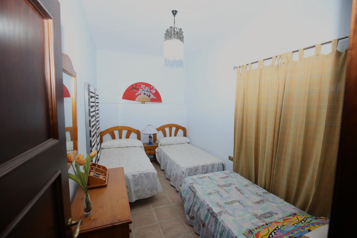 6 Bed Townhouse for sale in Benamargosa Costa Del Sol East, Málaga, Spain