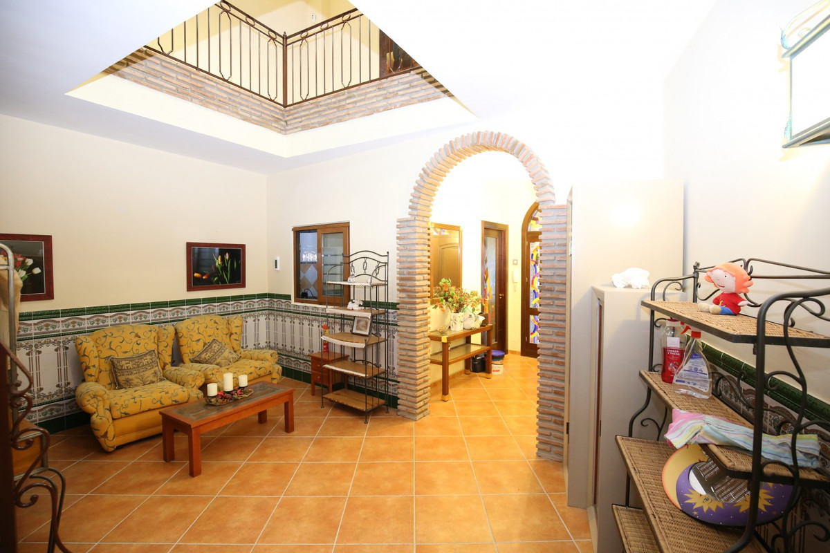 6 Bed Townhouse for sale in Benamargosa Costa Del Sol East, Málaga, Spain