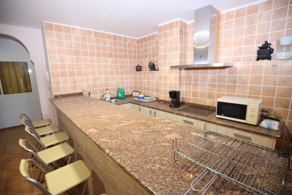 6 Bed Townhouse for sale in Benamargosa Costa Del Sol East, Málaga, Spain