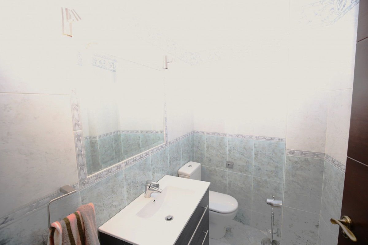 6 Bed Townhouse for sale in Benamargosa Costa Del Sol East, Málaga, Spain