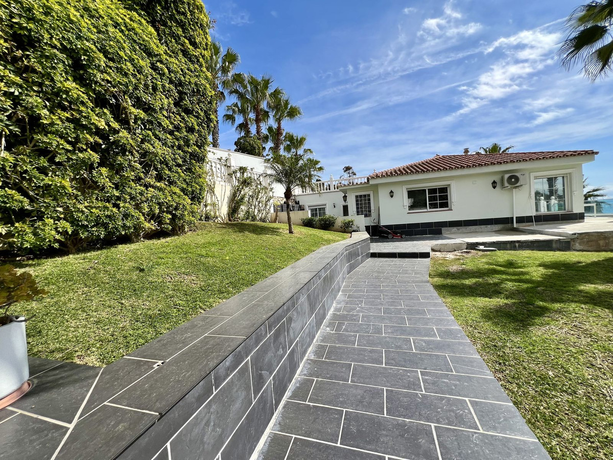 5 Bed Townhouse for sale in El Chaparral Costa Del Sol, Málaga, Spain