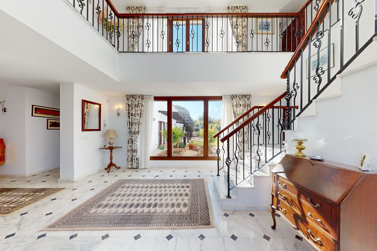 5 Bed Townhouse for sale in Ronda Costa Del Sol, Málaga, Spain