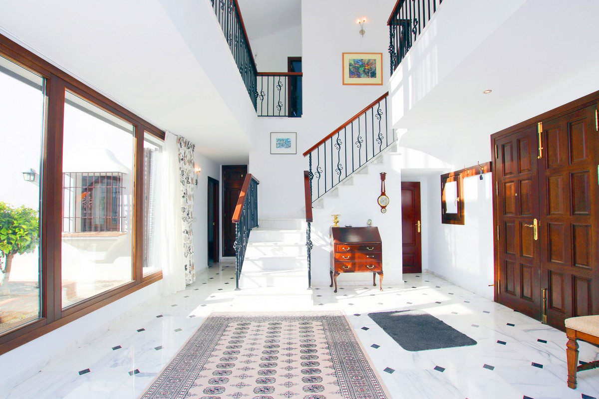 5 Bed Townhouse for sale in Ronda Costa Del Sol, Málaga, Spain