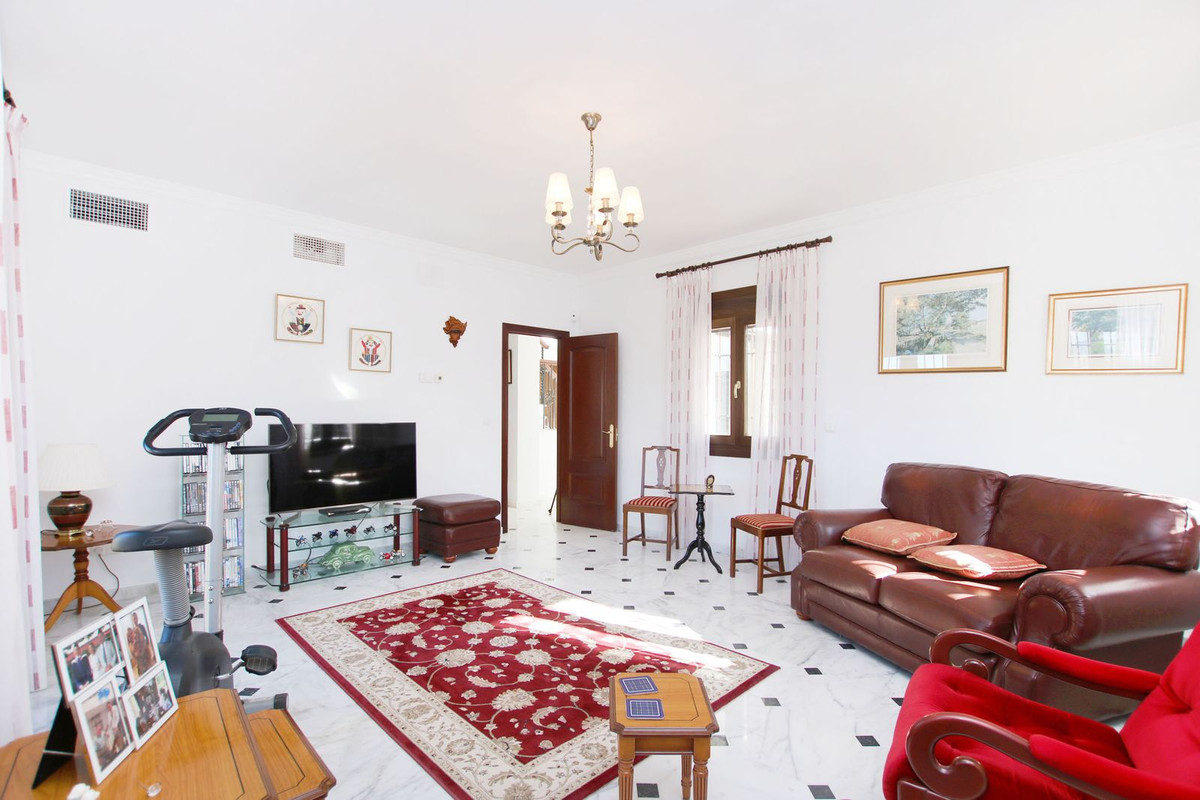 5 Bed Townhouse for sale in Ronda Costa Del Sol, Málaga, Spain