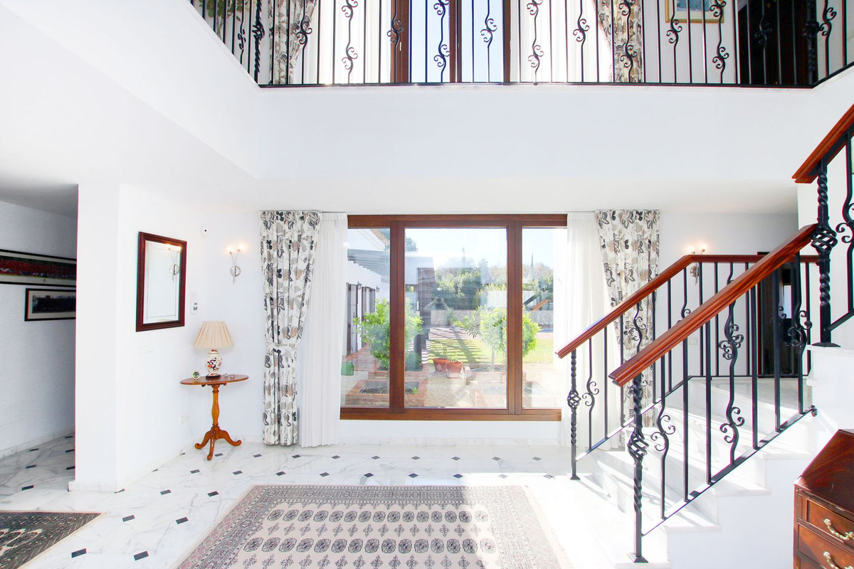 5 Bed Townhouse for sale in Ronda Costa Del Sol, Málaga, Spain