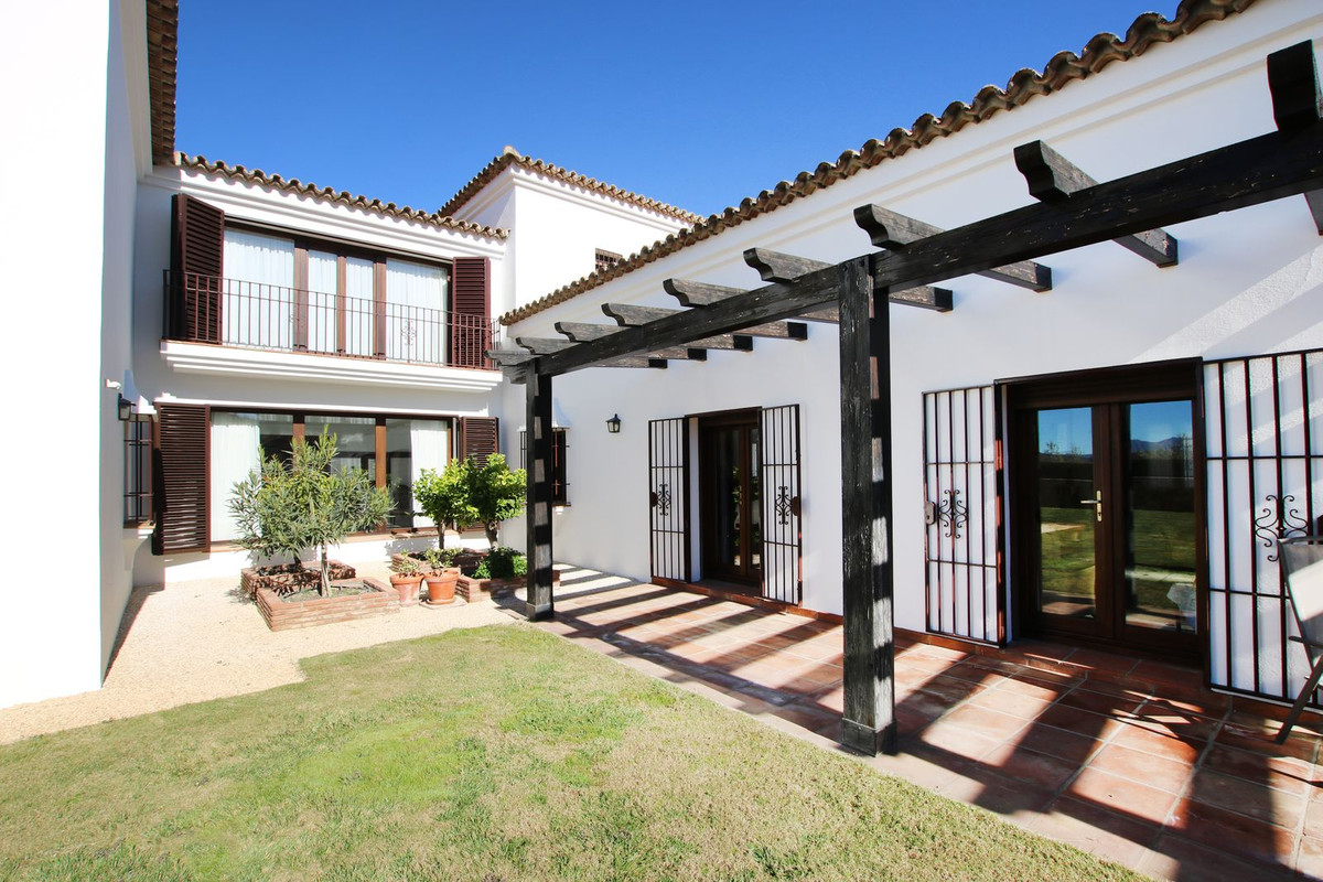 5 Bed Townhouse for sale in Ronda Costa Del Sol, Málaga, Spain