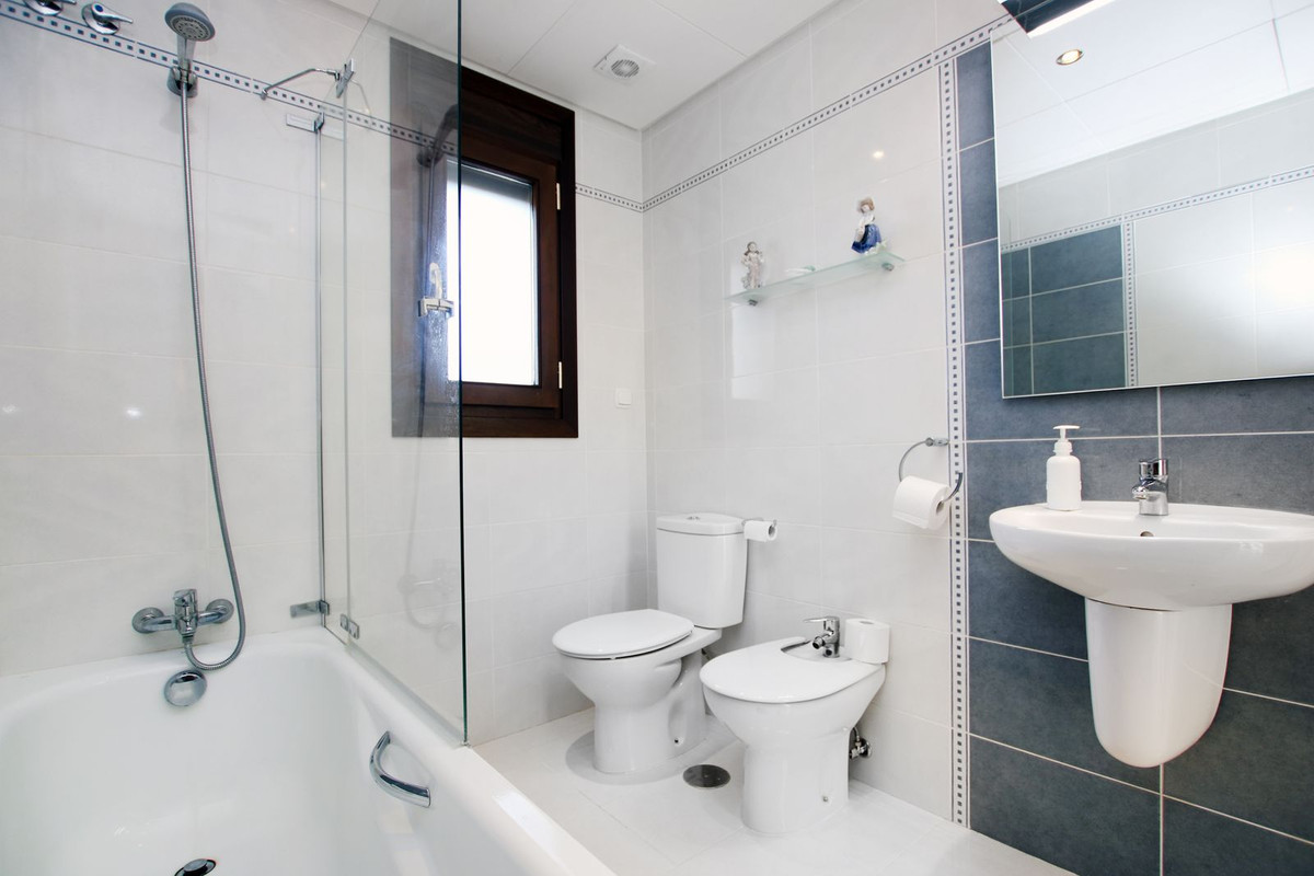 5 Bed Townhouse for sale in Ronda Costa Del Sol, Málaga, Spain