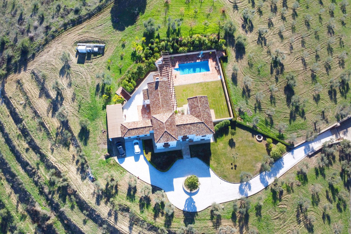 5 Bed Townhouse for sale in Ronda Costa Del Sol, Málaga, Spain