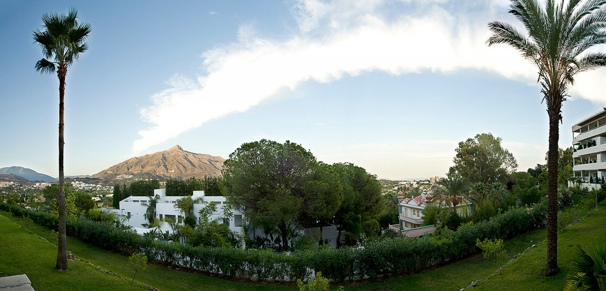 2 Bed Apartment for sale in Marbella Costa Del Sol, Málaga, Spain