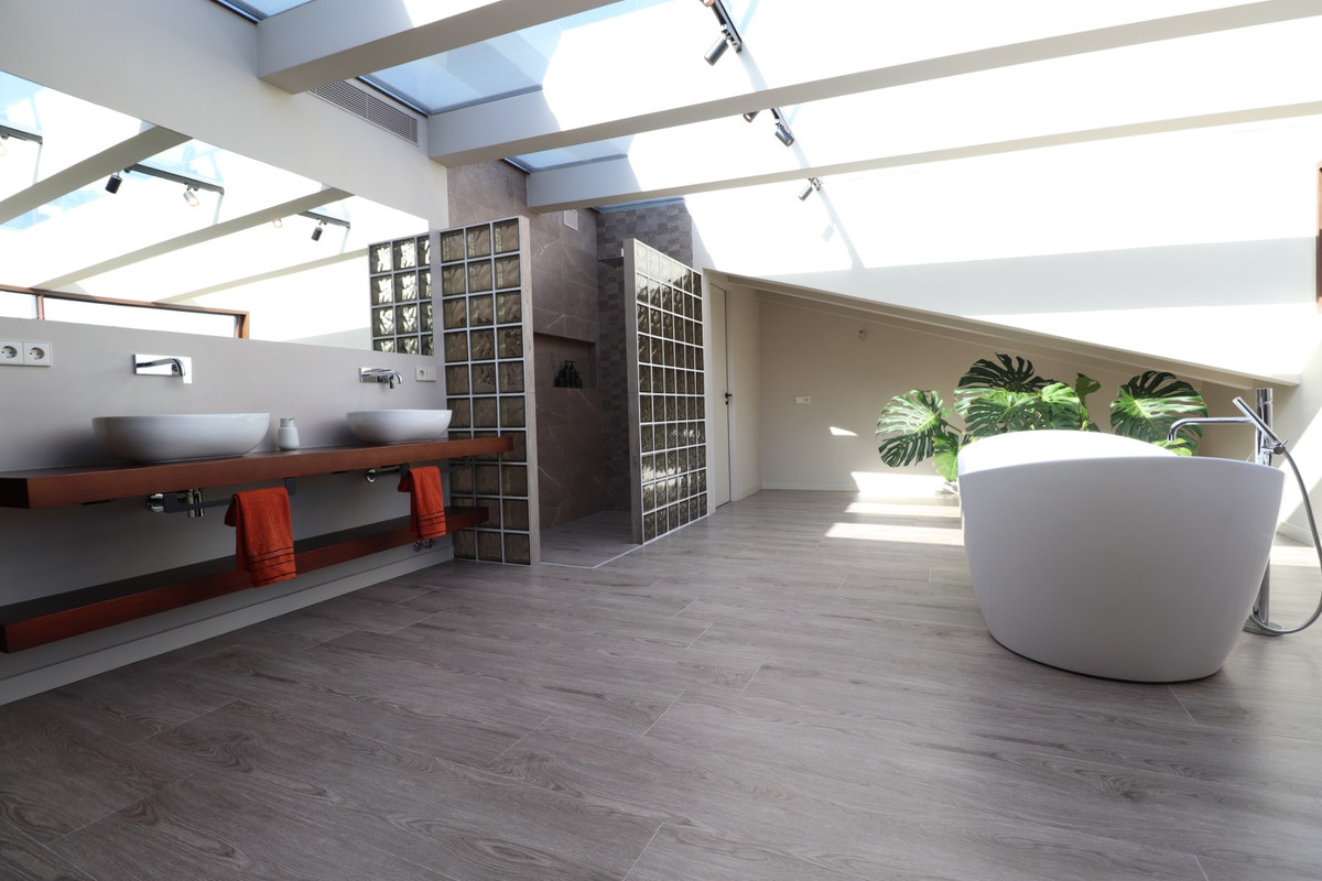 5 Bed Townhouse for sale in Aspe Costa Blanca, Alicante, Spain