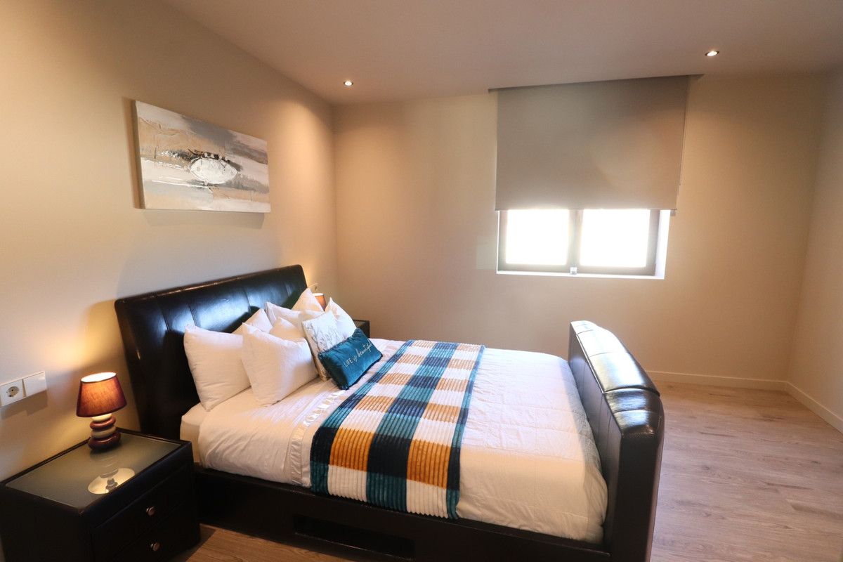 5 Bed Townhouse for sale in Aspe Costa Blanca, Alicante, Spain